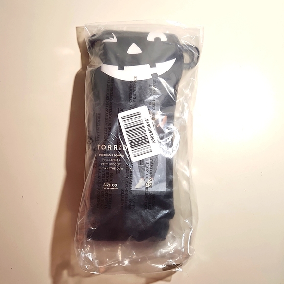 ❤️NWT VINTAGE TORRID LEGGING - GLOW IN THE DARK HALLOWEEN JACK O LANTERN POCKETS - Picture 10 of 11